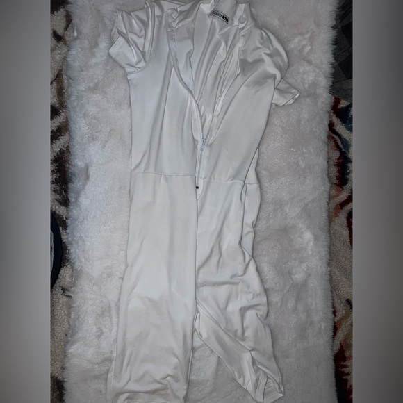 6/$15 Bundle Sale: EUC Fashion Nova White Baby Got Back Raunched Butt Romper - Picture 5 of 7